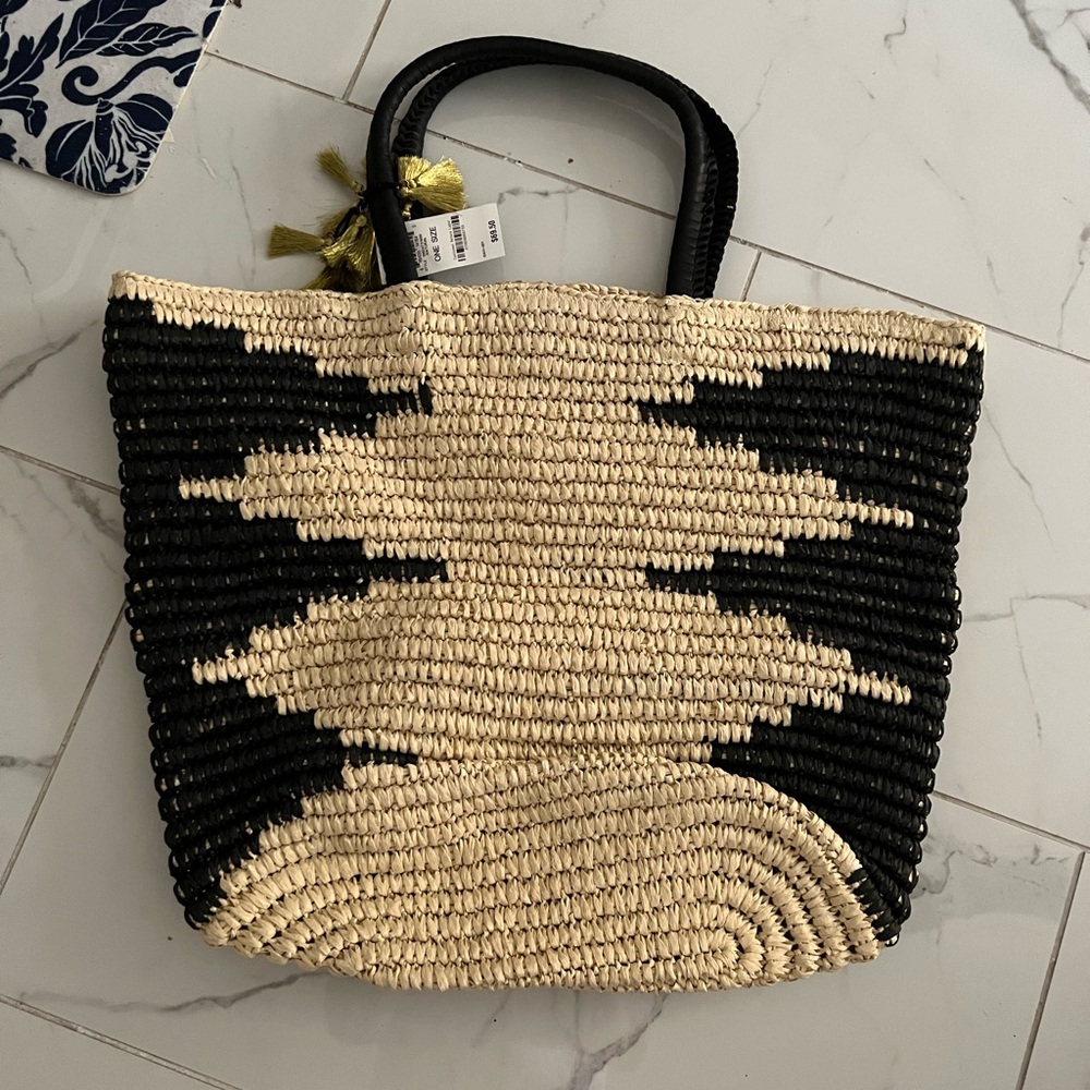 Macys straw tote or beach bag new